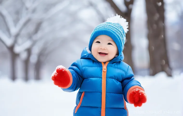 유아용 가죽 장갑 - **A joyful toddler, around